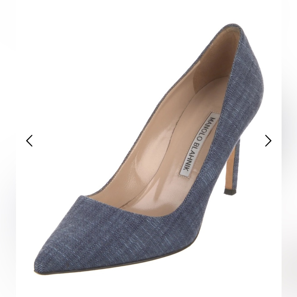 Manolo Blahnik Navy Textured Fabric Pumps Heels Sz 41 US 10 Pointed Toe Classic